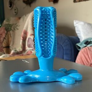 🩵 Blue Rubber Pet Delay Chew Toy